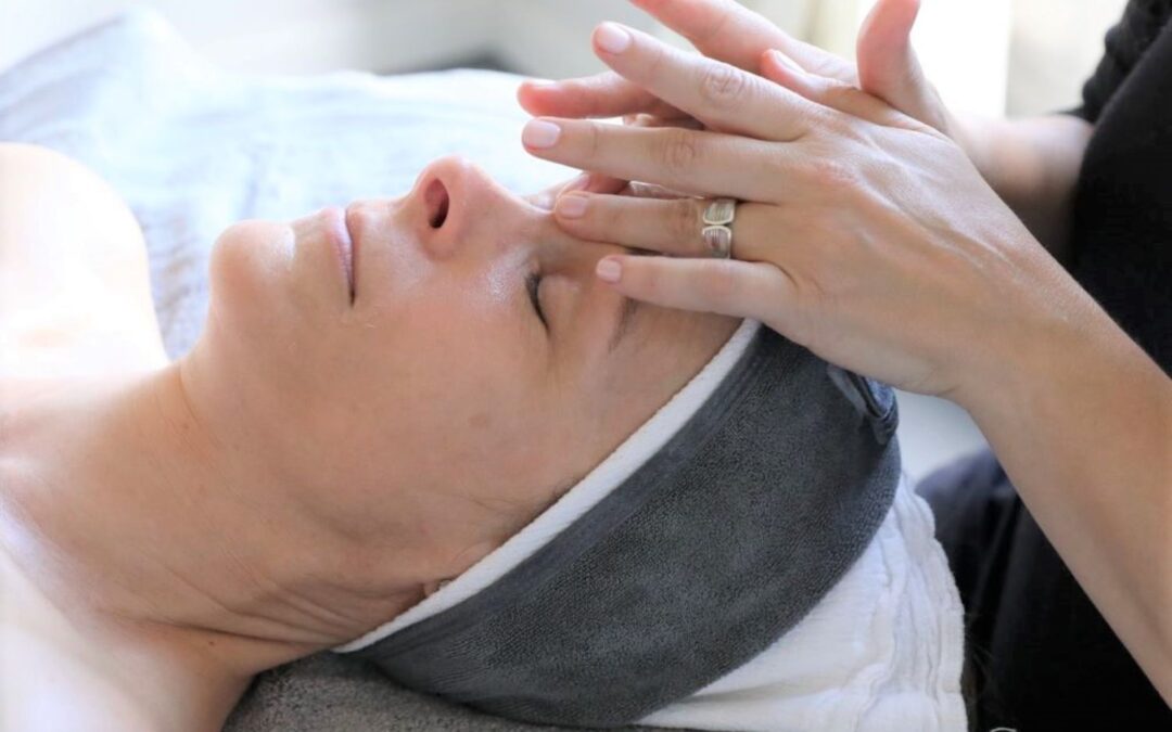 LOUNGE LUXE FACIAL