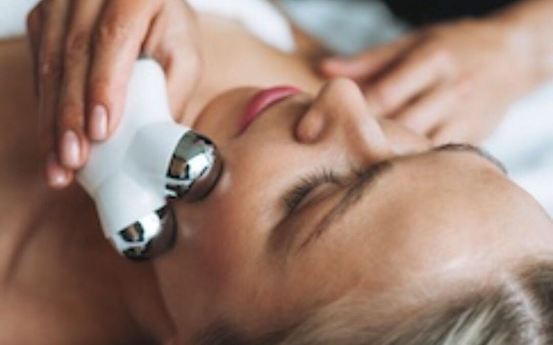 ULTIMATE FACIAL REJUVENATION ACUPUNCTURE WITH STEM CELLS AND MICROCURRENT OR LED